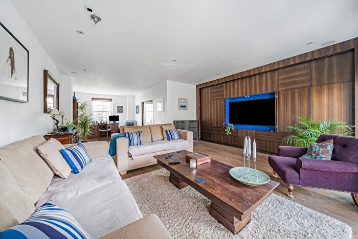 4 Bedroom Detached House To Rent In Feathers Place, Greenwich, London, SE10