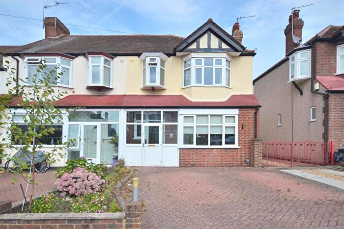 3 Bedroom End Of Terrace House For Sale In Eastway, Morden, SM4