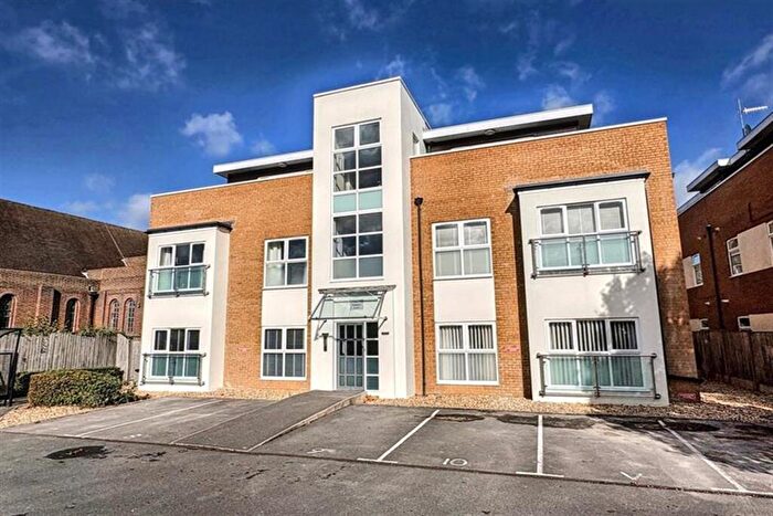 2 Bedroom Flat For Sale In Southbourne, BH6