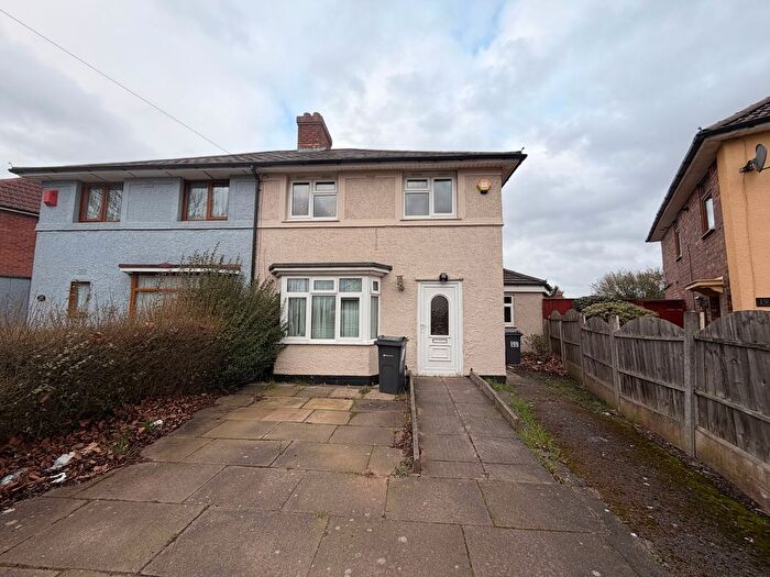 3 Bedroom Semi Detached House To Rent In Hawthorn Road, Birmingham, B44