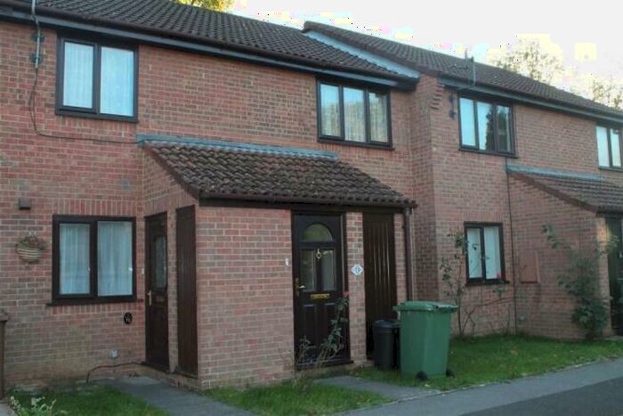 2 Bedroom House To Rent In Green Farm Gardens, PO3