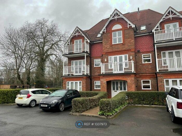 2 Bedroom Flat To Rent In Gresham Road, Staines Upon Thames, TW18