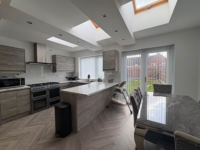 3 Bedroom Semi-Detached House To Rent In Heath Way, Birmingham, B34