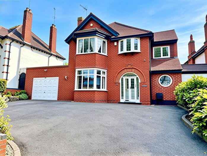 4 Bedroom Detached House For Sale In The Broadway, Dudley, DY1