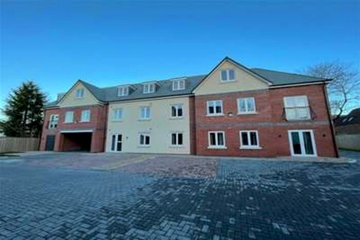 2 Bedroom Flat To Rent In Danelaw Court, Hinckley, LE10