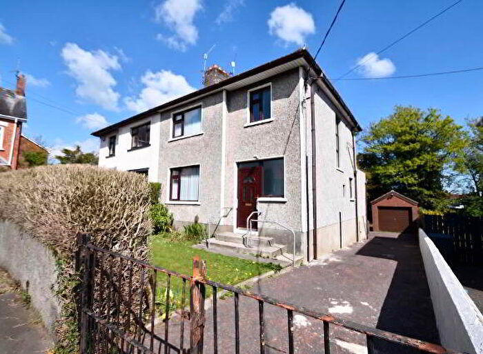 3 Bedroom Semi-Detached House For Sale In St Agnes Drive, Belfast, BT11
