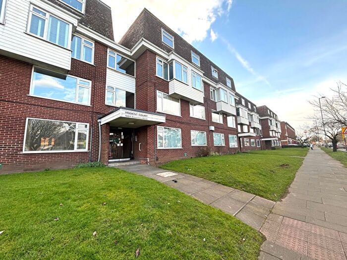 2 Bedroom Flat To Rent In Trident Court, Birmingham, B26