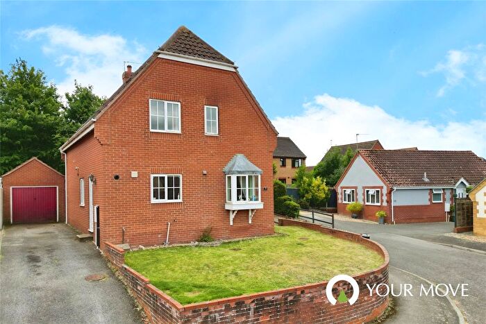 4 Bedroom Detached House For Sale In Mill Road, Beccles, Suffolk, NR34