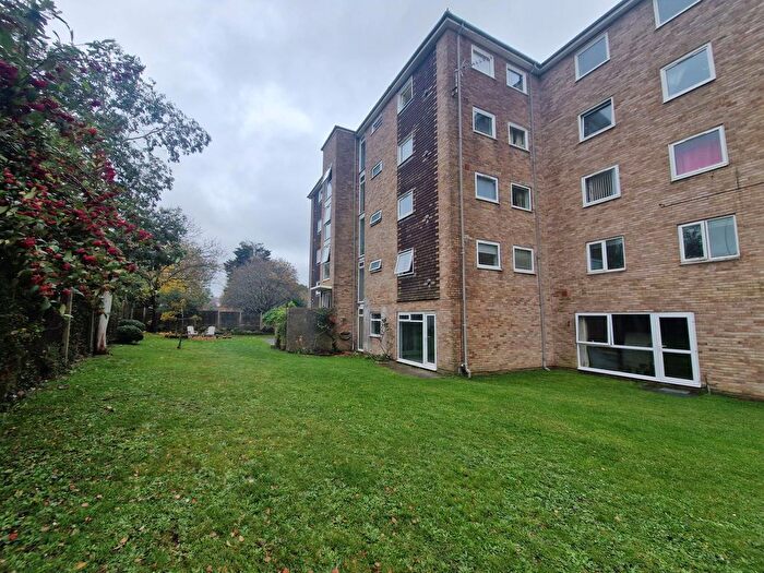 2 Bedroom Flat To Rent In Gale Moor Avenue, Gosport, PO12