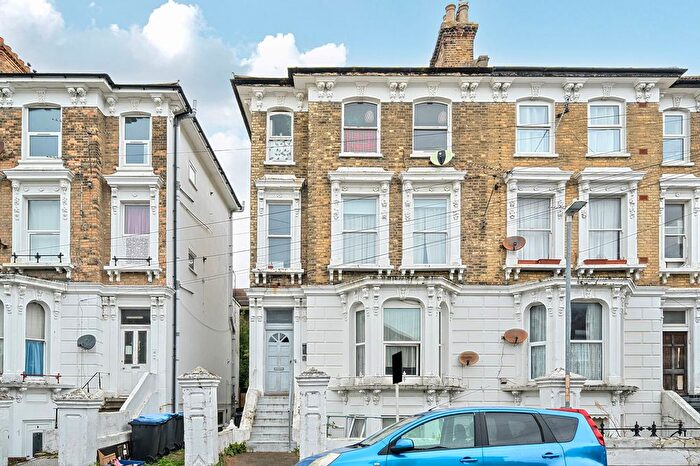 1 Bedroom Flat For Sale In Carlton Avenue, Ramsgate, CT11