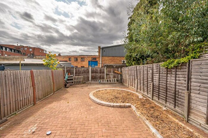 6 Bedroom Terraced House To Rent In Manor Park Road, Manor Park, London, E12