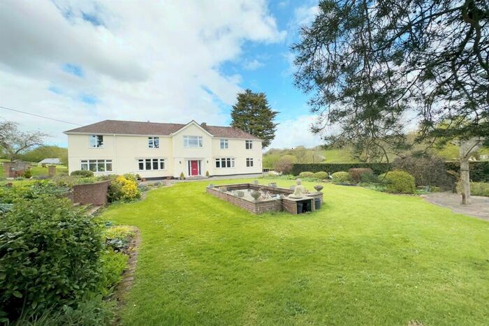 4 Bedroom Detached House For Sale In Winterborne Clenston, DT11