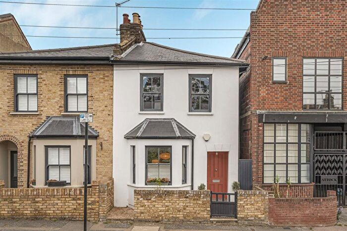 3 Bedroom Semi-detached House For Sale In Eden Road, Walthamstow, London, E17