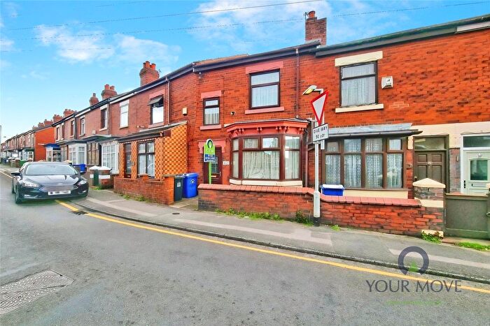 2 Bedroom Flat To Rent In Watlands View, Newcastle, Staffordshire, ST5