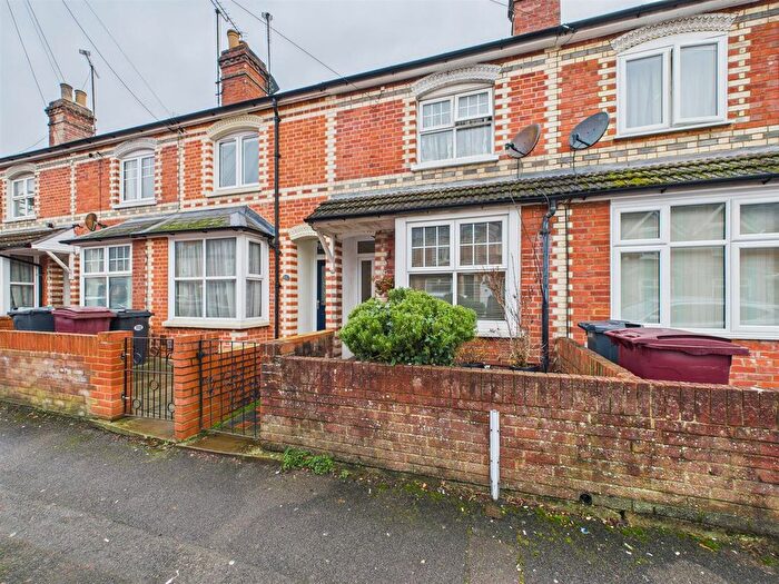 3 Bedroom Terraced House For Sale In Connaught Road, Reading, RG30
