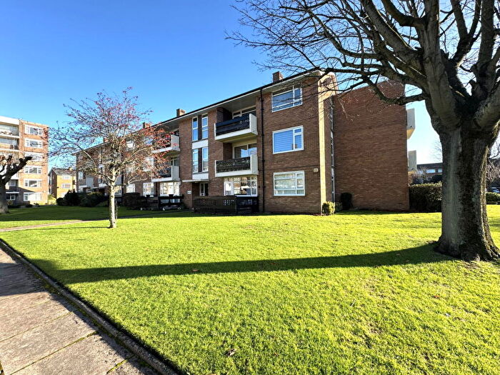 1 Bedroom Apartment For Sale In Victoria Court, Southport, PR8