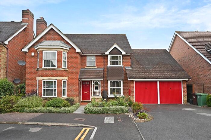 4 Bedroom Detached House For Sale In Lawson Walk, Carshalton, SM5