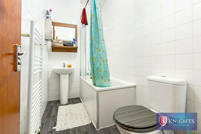 3 Bedroom Terraced House For Sale In Pretoria Road North, Edmonton Tottenham, London, N18