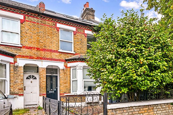 2 Bedroom Flat For Sale In Eccleston Road, Ealing, London, W13