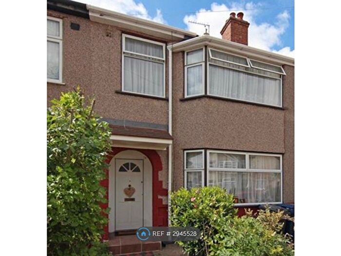 4 Bedroom Terraced House To Rent In Dormers Avenue, Southall, UB1