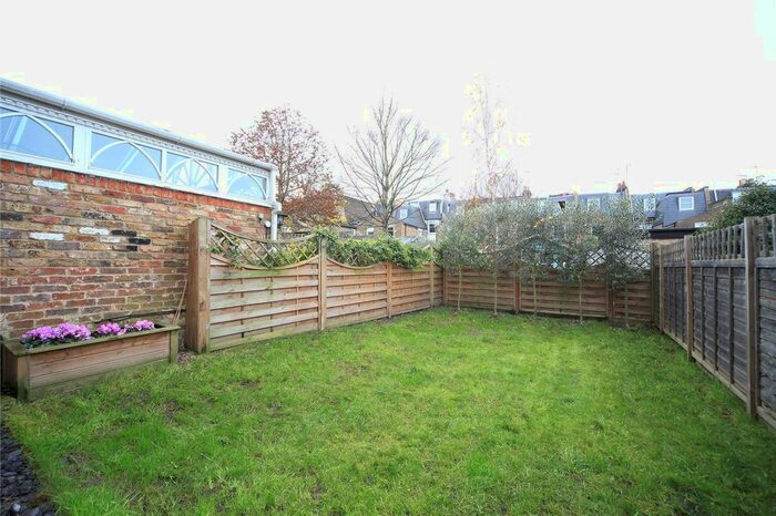 1 Bedroom Flat To Rent In Dempster Road, Wandsworth, SW18