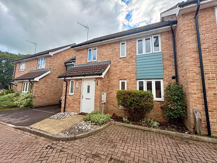 3 Bedroom Property To Rent In Bluebell Gardens, Southampton, SO45