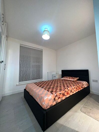 1 Bedroom Studio To Rent In Tilling Green, Dunstable, Bedfordshire, LU5