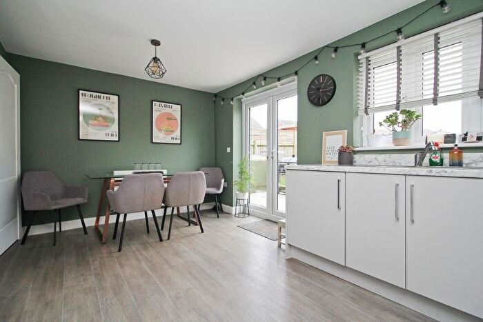 3 Bedroom Detached House For Sale In Wheatsheaf Square, Whitfield, Kent, CT16