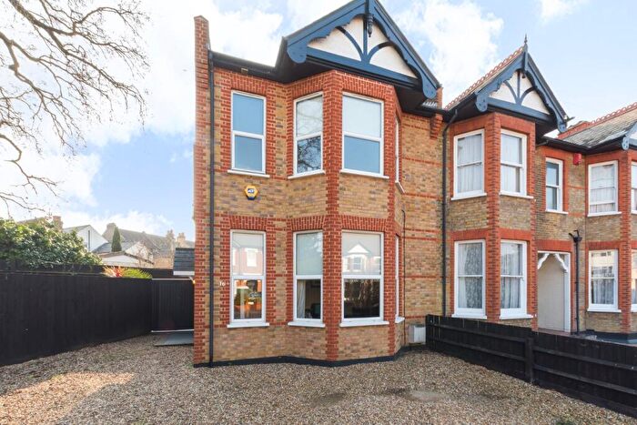 3 Bedroom Semi-Detached House For Sale In Lansdown Road, Sidcup, DA14