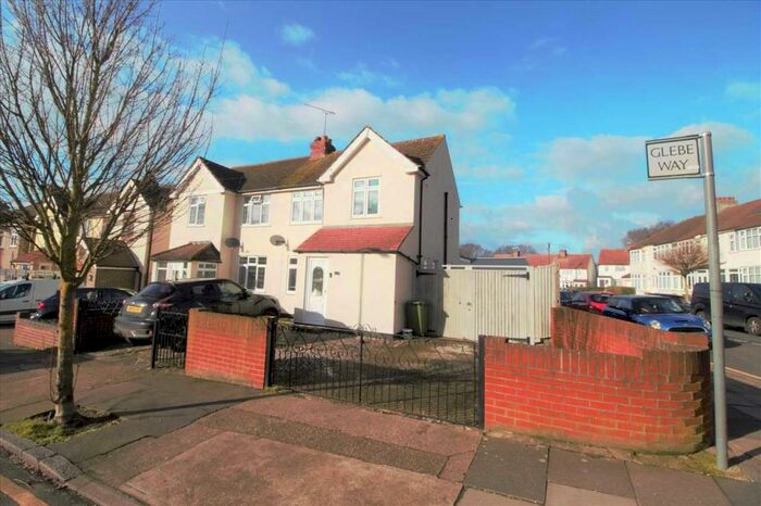 3 Bedroom Semi-Detached House To Rent In Glebe Way, Hornchurch, RM11
