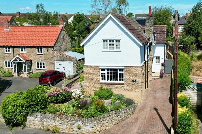 4 Bedroom Detached House For Sale In Earls Barton Road, Great Doddington, NN29