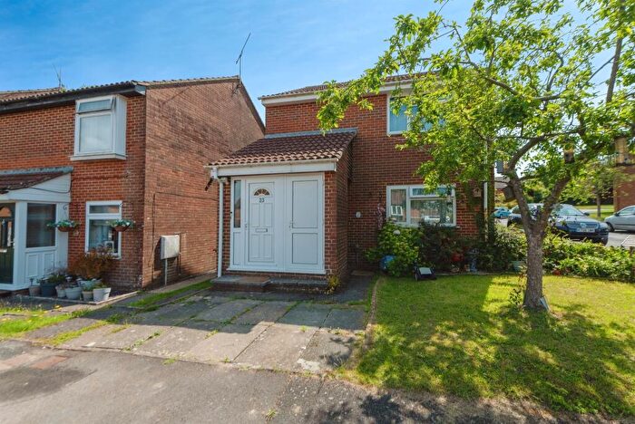 1 Bedroom Maisonette For Sale In Meon Close, Clanfield, Waterlooville, PO8