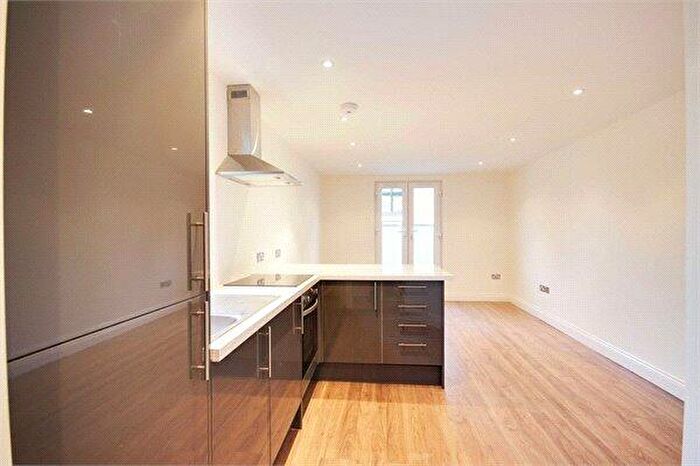 1 Bedroom Apartment To Rent In Colney Hatch Lane, Muswell Hill, N10