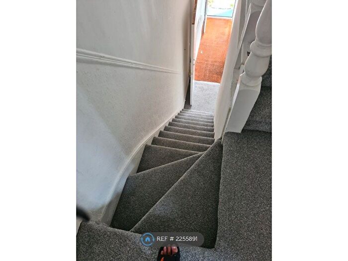 2 Bedroom Flat To Rent In Edinburgh Road, London, E17