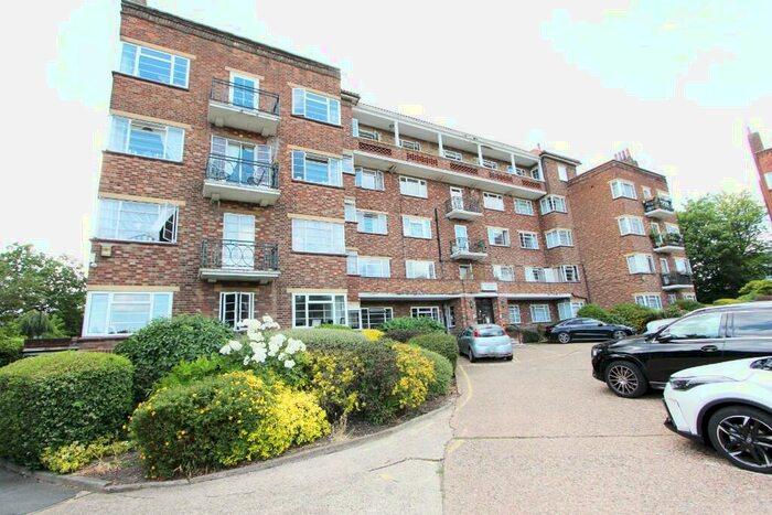 3 Bedroom Flat To Rent In Mulberry Close, London, NW4