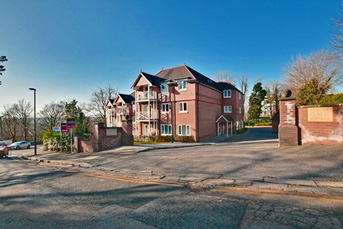 2 Bedroom Flat To Rent In West Hill, South Croydon, CR2