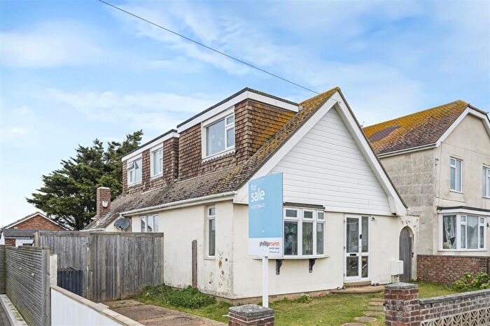 3 Bedroom Detached House For Sale In Gladys Avenue, Peacehaven, BN10