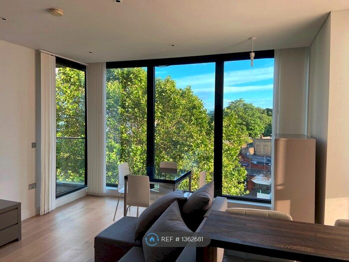 2 Bedroom Flat To Rent In Putney Plaza, London, SW15