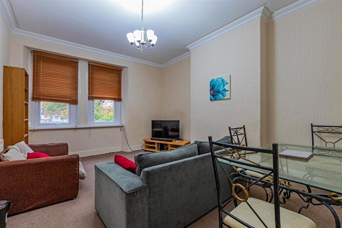 3 Bedroom Private Halls To Rent In East Grove, Roath, Cardiff, CF24