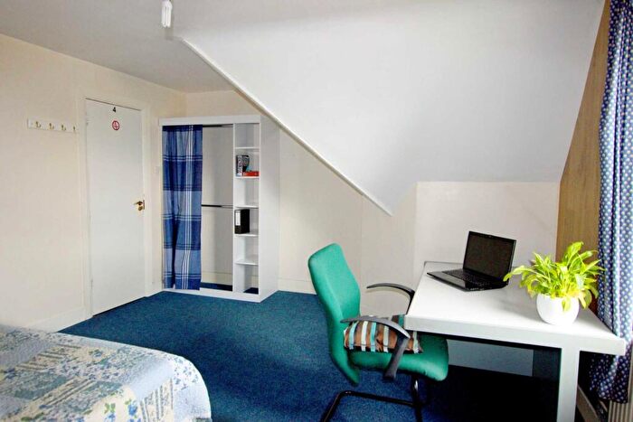 5 Bedroom Terraced House To Rent In Christchurch Road, Reading, RG2