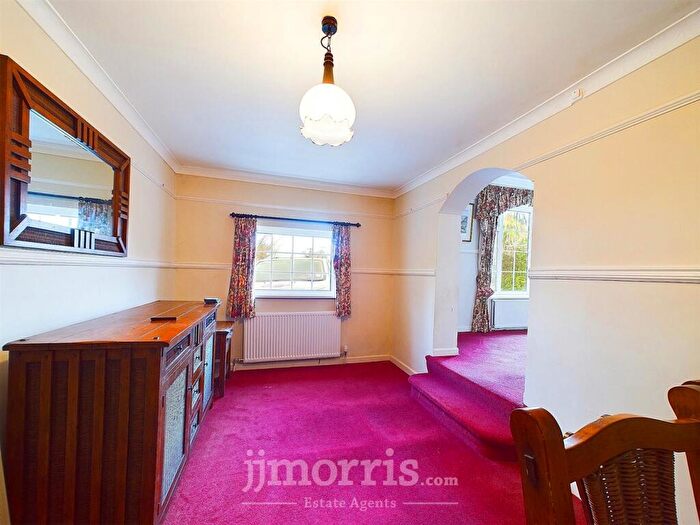 2 Bedroom Chalet For Sale In Blaenwaun, Dwrbach, Scleddau, Fishguard, SA65