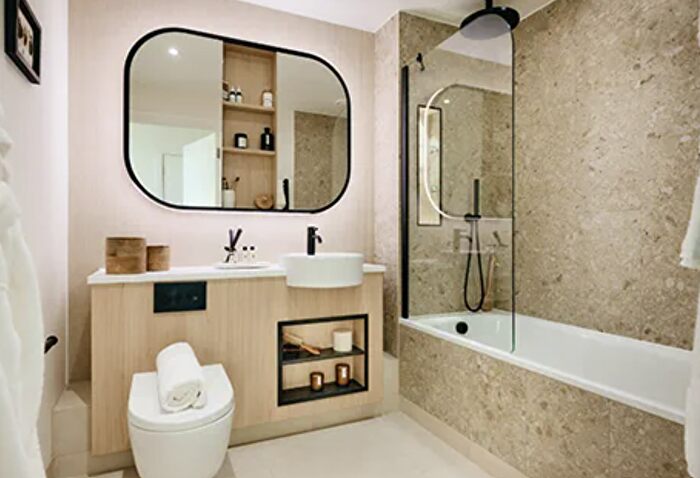 3 Bedroom Flat For Sale In Silkstream, Hendon, NW9