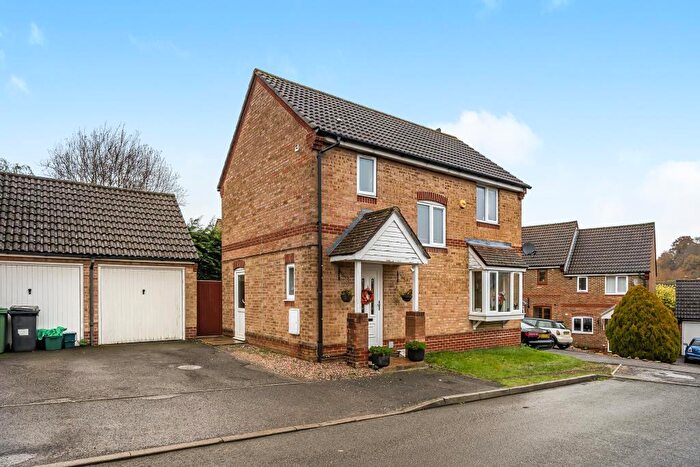 3 Bedroom Detached House To Rent In Newbury, Berkshire, RG14