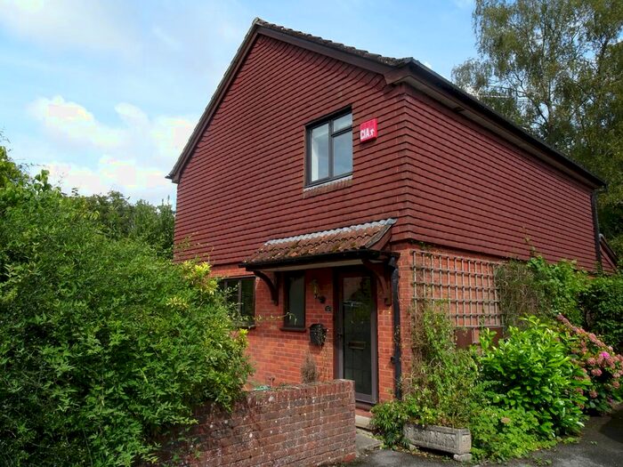 4 Bedroom Detached House To Rent In Vimoutiers Court, Fordingbridge, SP6