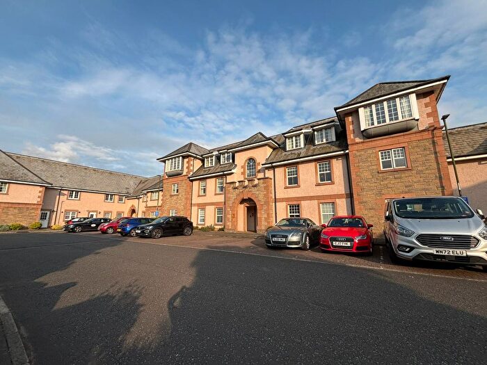 3 Bedroom Flat To Rent In Myreside View, Edinburgh, EH14