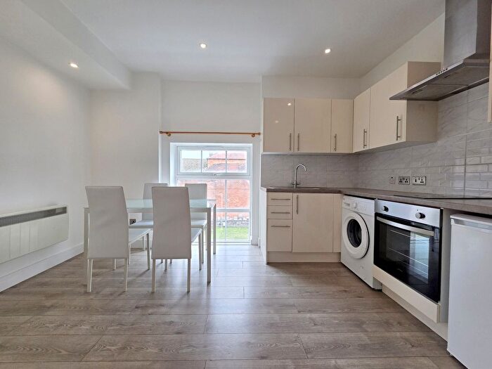 1 Bedroom Flat To Rent In Northbrook Street, Newbury, RG14