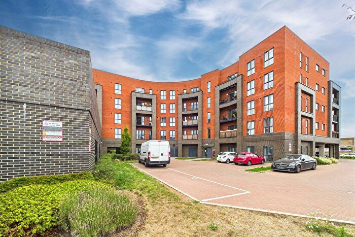 2 Bedroom Flat For Sale In Da Vinci House, Nightingale Way, Reading, Berkshire, RG30