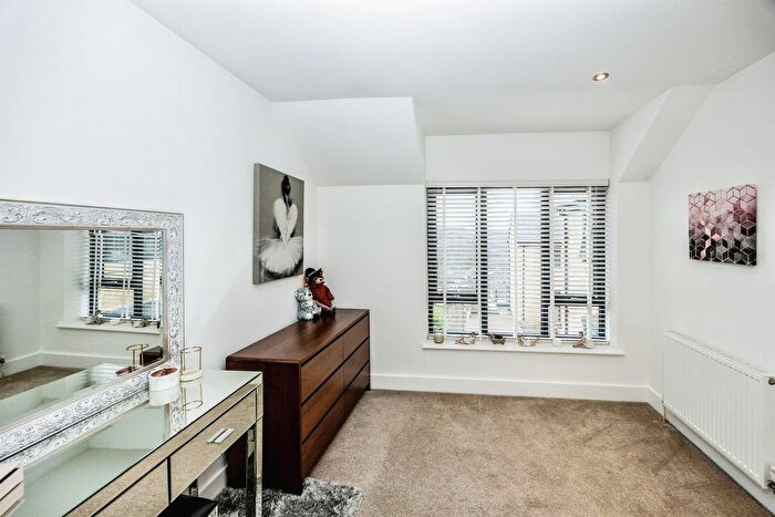 5 Bedroom Detached House For Sale In Beech Gardens, Halifax, HX2