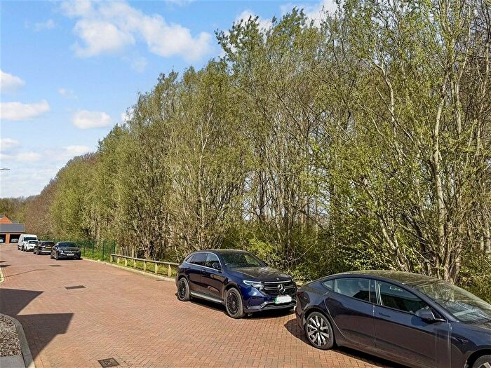 4 Bedroom Detached House For Sale In Merlyn Drive, Kings Hill, West Malling, Kent, ME19