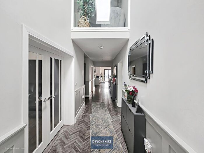 4 Bedroom Detached House For Sale In Mill Lane, Brentwood, CM15